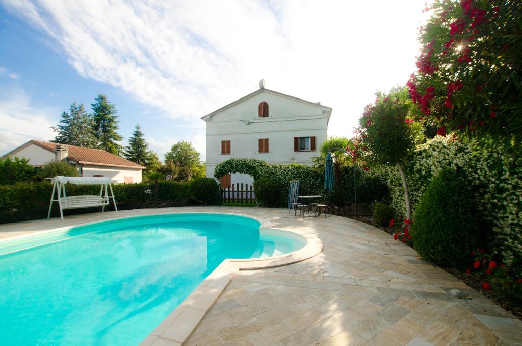Bed and Breakfast La Coccinella Єзі Екстер'єр фото