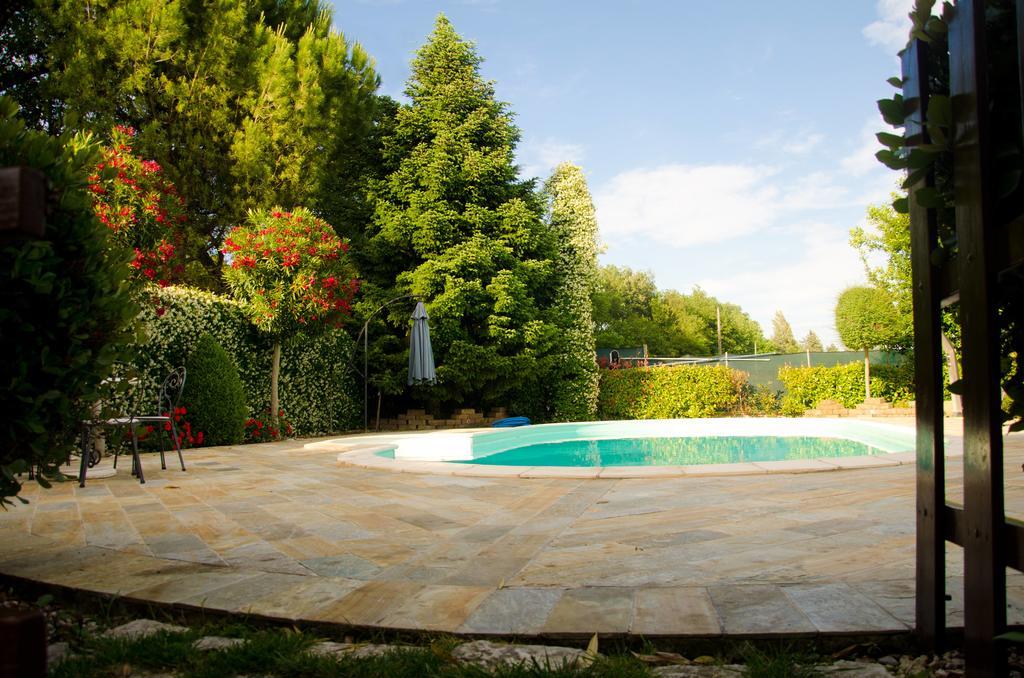 Bed and Breakfast La Coccinella Єзі Екстер'єр фото
