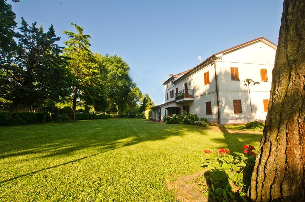 Bed and Breakfast La Coccinella Єзі Екстер'єр фото