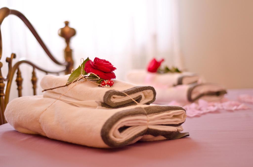 Bed and Breakfast La Coccinella Єзі Екстер'єр фото