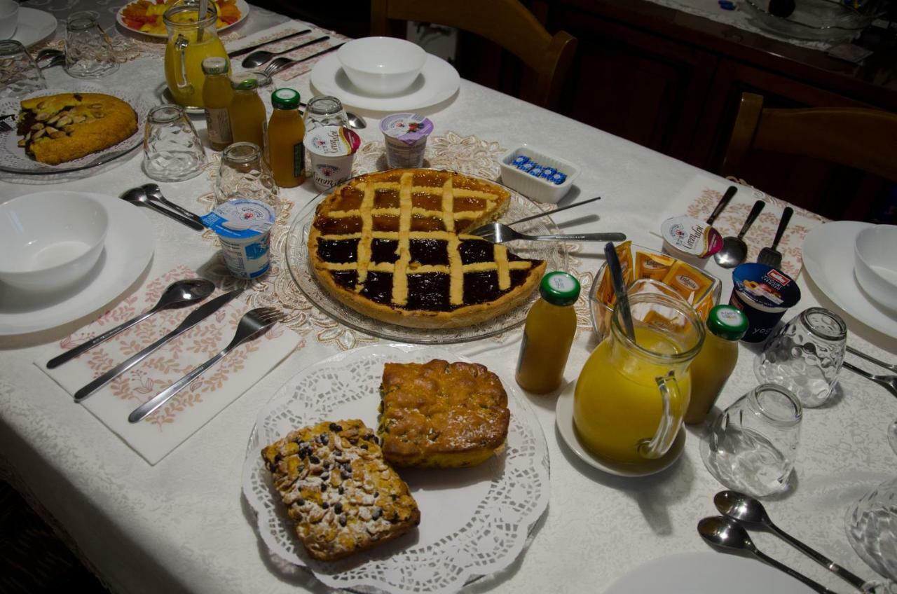 Bed and Breakfast La Coccinella Єзі Екстер'єр фото