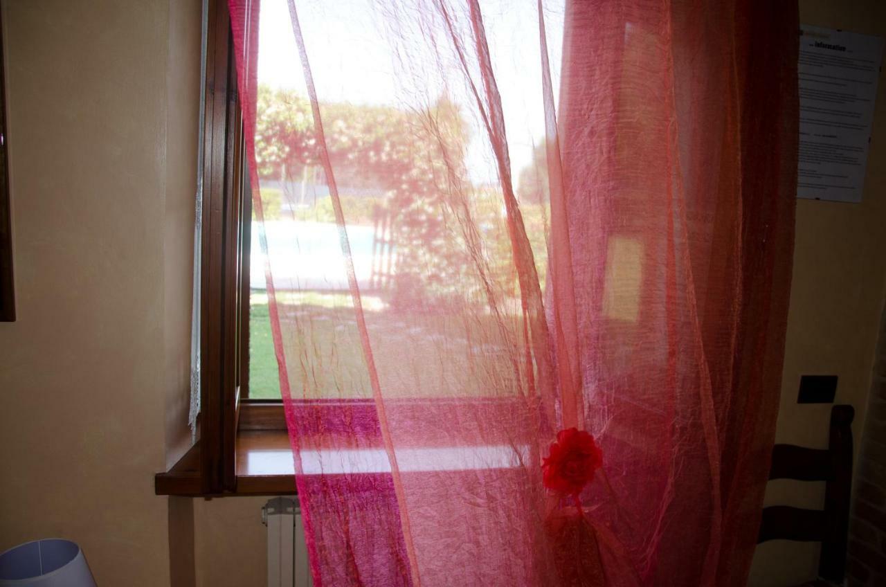 Bed and Breakfast La Coccinella Єзі Екстер'єр фото