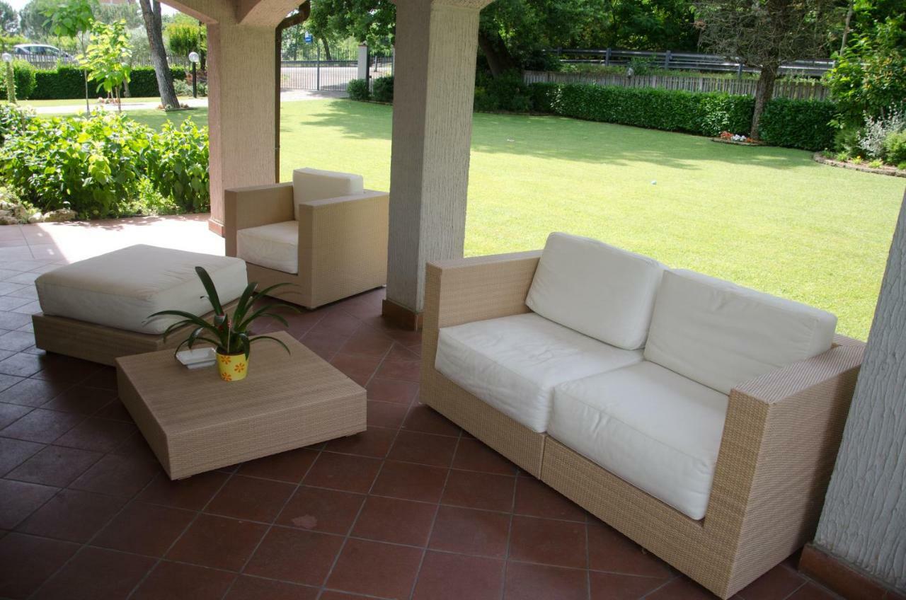 Bed and Breakfast La Coccinella Єзі Екстер'єр фото