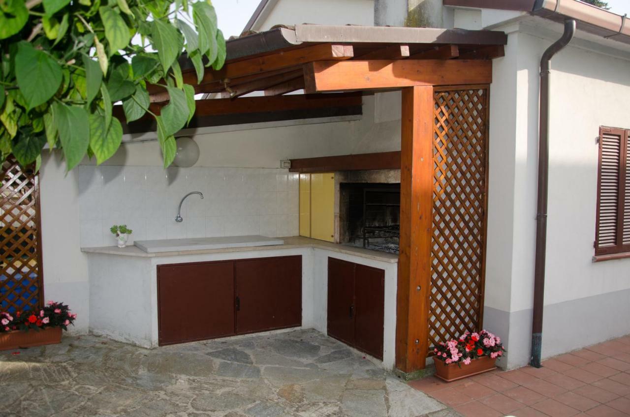 Bed and Breakfast La Coccinella Єзі Екстер'єр фото